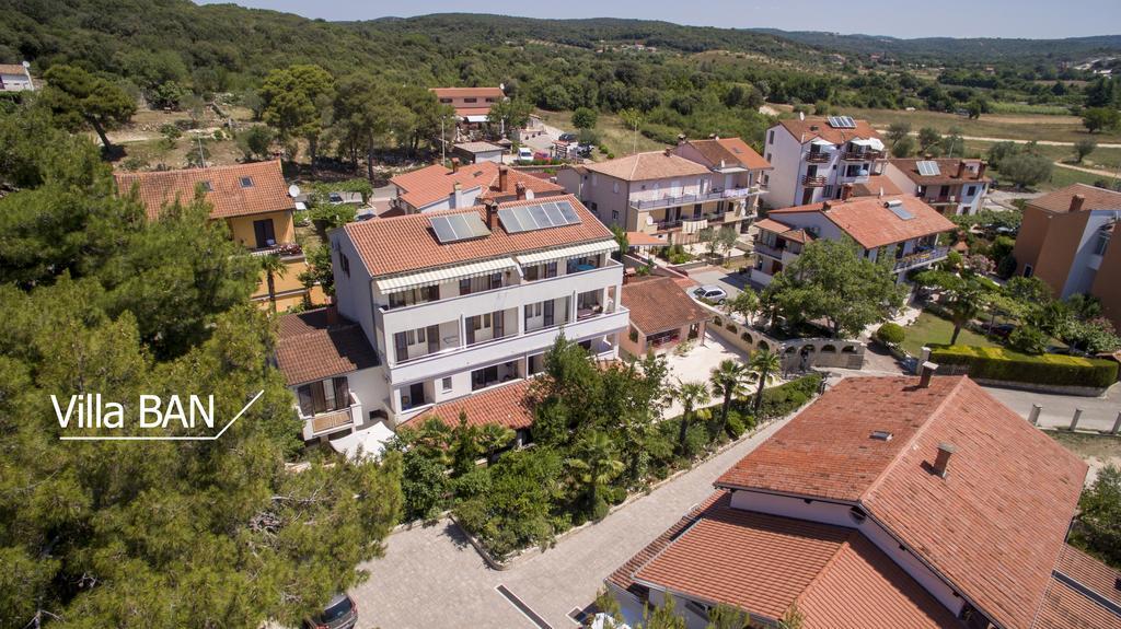 Apartments Villa Ban Ровінь Екстер'єр фото