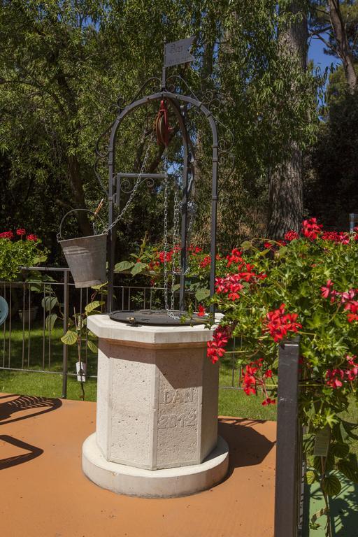 Apartments Villa Ban Ровінь Екстер'єр фото