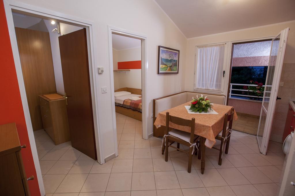 Apartments Villa Ban Ровінь Номер фото