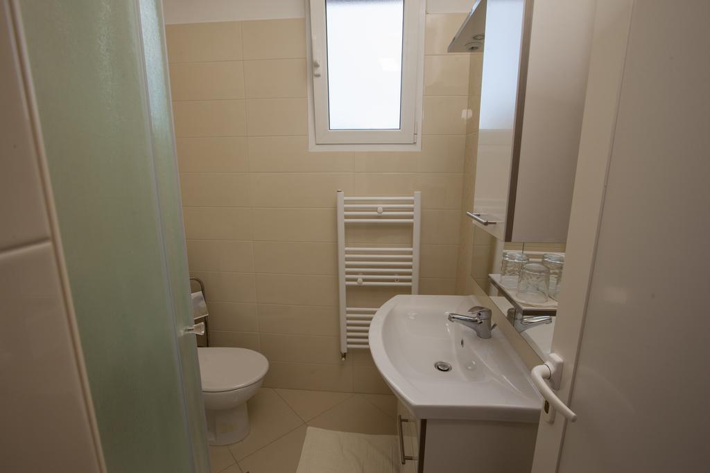 Apartments Villa Ban Ровінь Екстер'єр фото